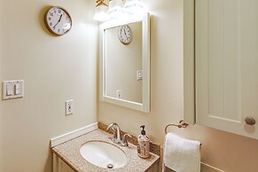 Riverside Retreat: Cozy Fairbanks Home w/ View