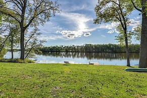 Riverfront Home w/ Private Dock in Wisconsin Dells