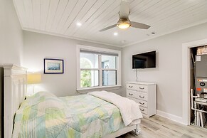 5 Mi to Dtwn: Bright Home w/ Yard in Pensacola!