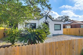 5 Mi to Dtwn: Bright Home w/ Yard in Pensacola!