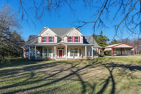 Serene 50-acre Nature Retreat Near Melissa & Anna