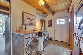 13 Mi to Skiing: Long Barn Family Cabin