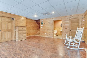 Snowmobiling On-site: Secluded Vermont Getaway