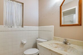 Private Pool & Patio: Fort Worth Area Home