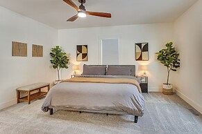 3 Mi to Downtown Youngstown: Updated Apartment