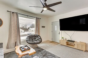 3 Mi to Downtown Youngstown: Updated Apartment