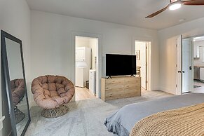 3 Mi to Downtown Youngstown: Updated Apartment