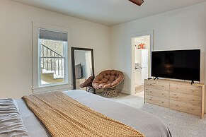 3 Mi to Downtown Youngstown: Updated Apartment