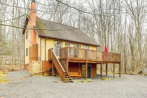 Walk to Roaming Woods Lake: Home w/ Fire Pit!