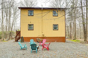 Walk to Roaming Woods Lake: Home w/ Fire Pit!