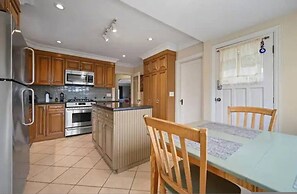 Comfy Kitsilano House