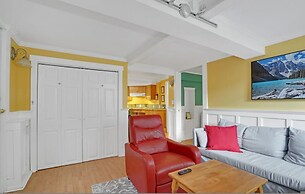 The Artsy Saloon in Vancouver