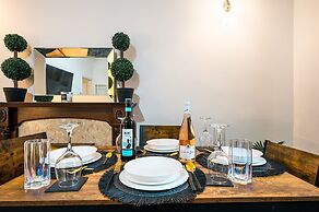 Rochdale Retreat - Spacious 4-bed House 8 Beds