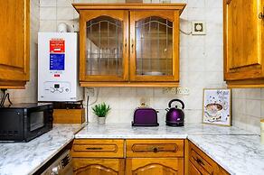 Rochdale Retreat - Spacious 4-bed House 8 Beds