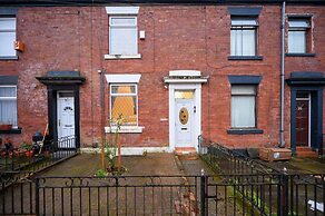 Rochdale Retreat - Spacious 4-bed House 8 Beds