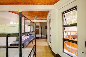 Junivsel's Beach House With Private Pool