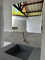 Pacific Waves Hostel & Surf