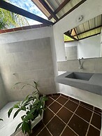 Pacific Waves Hostel & Surf