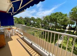 Beachfront Flat With a Stunning Terrace