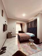 VICTORIA ROCK SUITES MUNYONYO