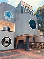 VICTORIA ROCK SUITES MUNYONYO