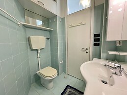 Luminous Flat With a big Terrace