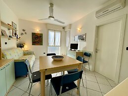 Luminous Flat With a big Terrace