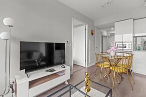 Teahouse Condos in Downtown Toronto