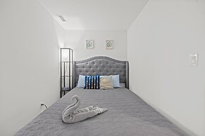 GLOBALSTAY Teahouse Condos in DT Toronto