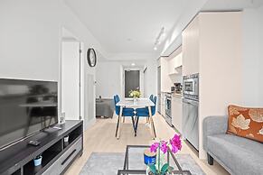 GLOBALSTAY Teahouse Condos in DT Toronto