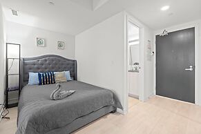 GLOBALSTAY Teahouse Condos in DT Toronto