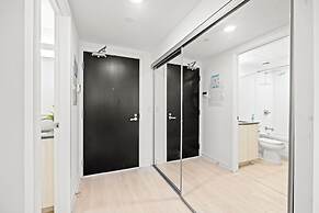 GLOBALSTAY Teahouse Condos in DT Toronto