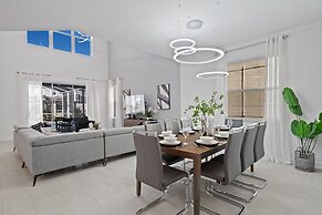 Chic 5bed Retreat Perfect for Family Getaways