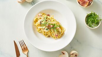 Holiday Inn Shanghai Pudong Airport by IHG