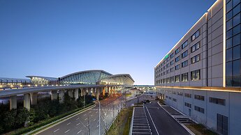 Holiday Inn Shanghai Pudong Airport by IHG