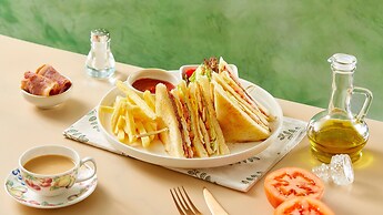 Holiday Inn Shanghai Pudong Airport by IHG