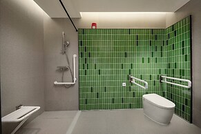 Holiday Inn Shanghai Pudong Airport by IHG