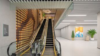 Holiday Inn Shanghai Pudong Airport by IHG