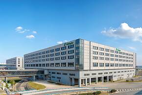 Holiday Inn Shanghai Pudong Airport by IHG