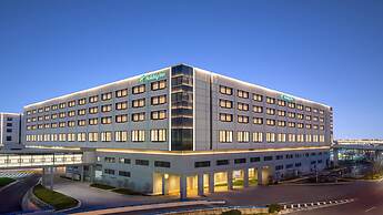 Holiday Inn Shanghai Pudong Airport by IHG