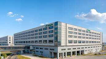 Holiday Inn Shanghai Pudong Airport by IHG