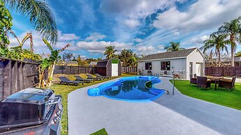 Casa Nirvana 4BR Home with Private Pool