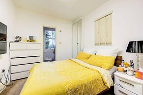 Apartment - Sleeps 2- Internet- 93 Walking Score