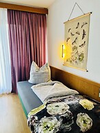 Apart Hotel Goldener Hahn Baiersbronn, Ferienwohnungen | Frühstück, Sa