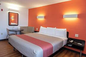Lincoln Garden Inn