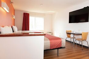 Lincoln Garden Inn