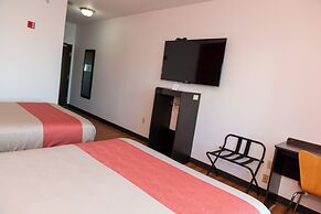 Lincoln Garden Inn