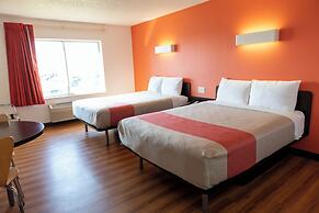 Lincoln Garden Inn