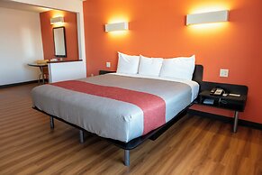 Lincoln Garden Inn