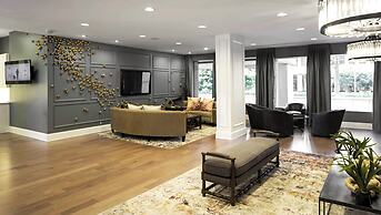 Immerse Yourself in This Beatiful Apt